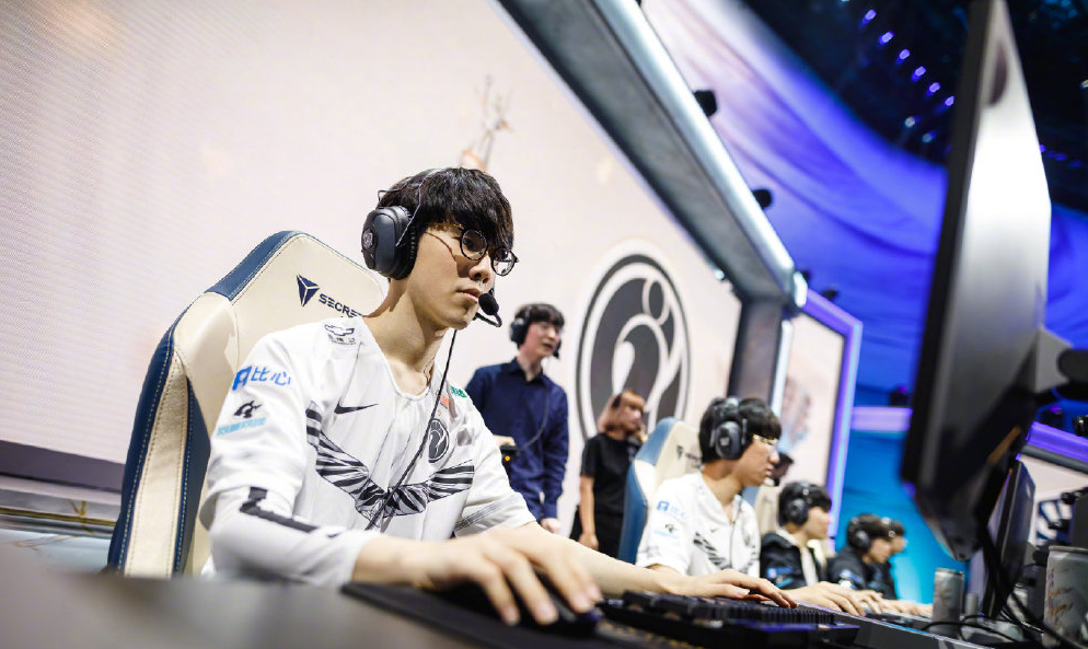 西亚卡姆新星晋级下一阶段表现突出，IG前途光明！上演精彩一战的简单介绍