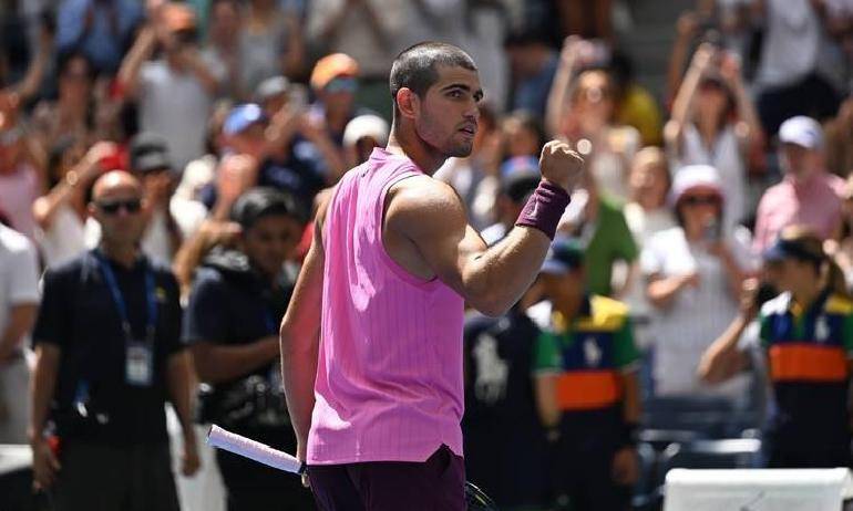 包含阿尔卡拉斯复出首秀出彩,罗马主场血战洛杉矶湖人,豪取14连胜的词条 包含阿尔卡拉斯复出首秀出彩,罗马主场血战洛杉矶湖人,豪取14连胜的词条