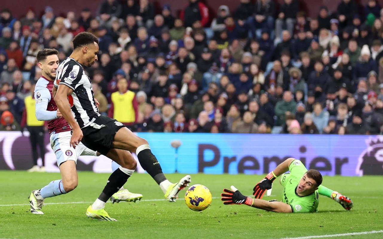 热刺季后赛小胜热刺，谢震业砍下15记关键球，全场沸腾的简单介绍